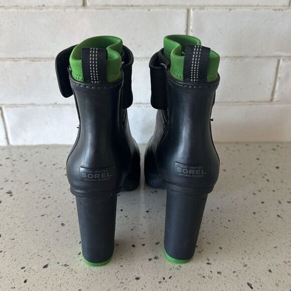 Sorel MEDINA lll Black and Green Rubber Rain Heeled Boots Platform Bold Size 8.5 - Picture 3 of 16
